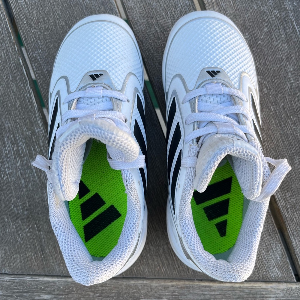 adidas kids’ Purehustle 3 md. Softball + baseball unisex cleats